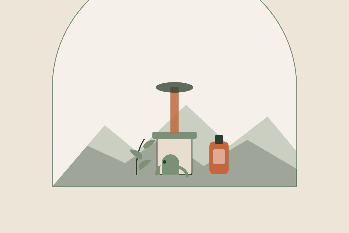 Illustration : massage grossesse et post-partum à Chambéry, silhouette de la Fontaine des Éléphants et des montagnes des Bauges dans une arche, flacon d'huile et brin végétal, aux couleurs crème et vert sauge de Yes Mama
