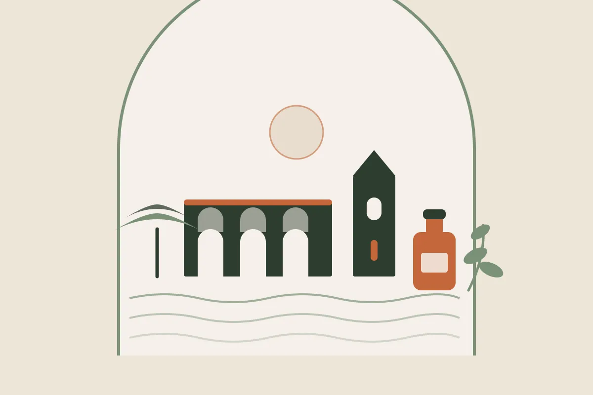 Illustration de Fréjus aux couleurs Yes Mama : les arches des arènes romaines et le clocher de la cathédrale devant la mer, un pin parasol, un flacon d'huile de massage et un brin végétal, dans une arche crème et vert sauge